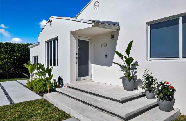 2733 SW 15th Street Gallery 2