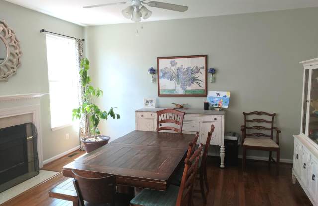 43857 SANDBURG SQUARE Gallery 4