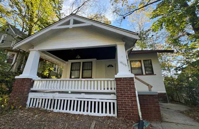 5 Bedroom Rental in Moline photos photos