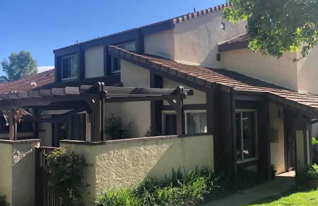 Valencia - Upgraded 3 bedroom, 1.5 bath condo near golf course photos photos