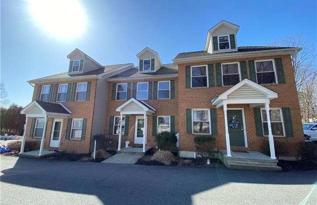 136 Chestnut Street - 136 Chestnut St, Roseto, PA 18013