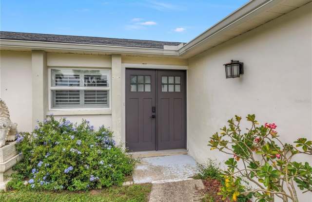 3216 PINE HAVEN Drive Gallery 2