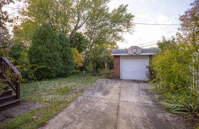 4742 Burleigh Rd Gallery 4