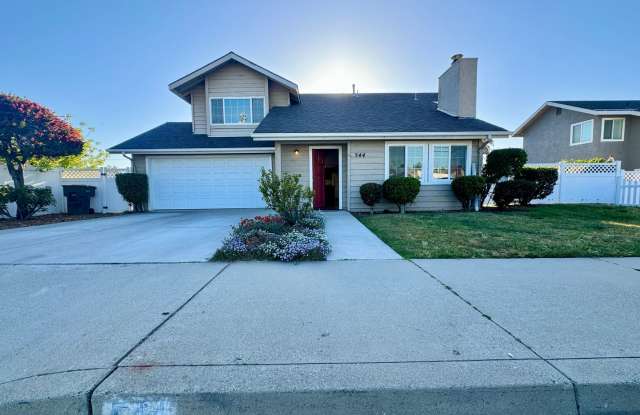 3-Bedroom House, 2-Car Garage, Fenced Yard with New Carpet and Fresh Paint photos photos