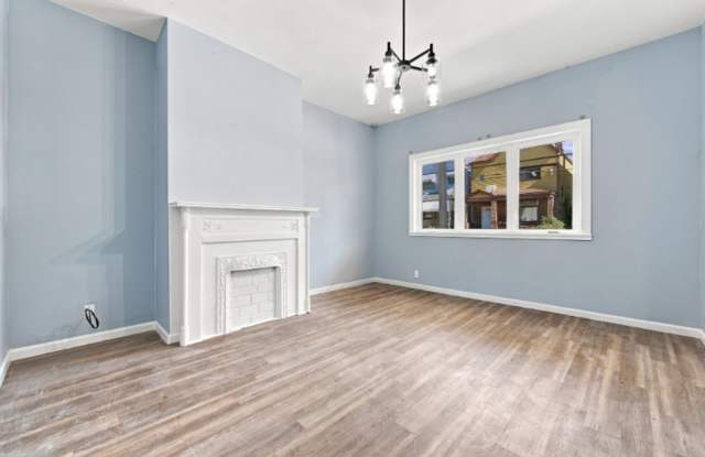 Stunning 3 beds and 2.5 bath home in Sheraden available now! Gallery 4