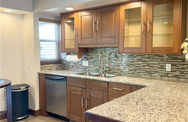 5216 Lindley Avenue photos photos