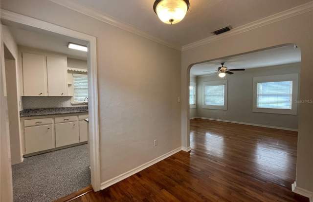 303 S AUDUBON Avenue Gallery 3