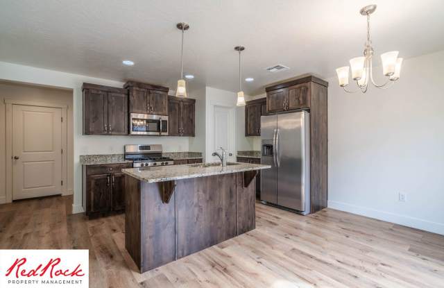 Beautiful 4 Bedroom 2.5 Bathroom Home Gallery 3