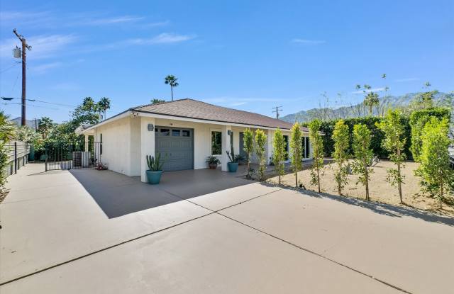 3967 East Sunny Dunes Road Gallery 1