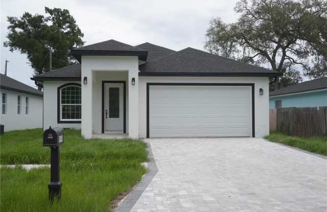 8926 N ORLEANS Avenue Gallery 1