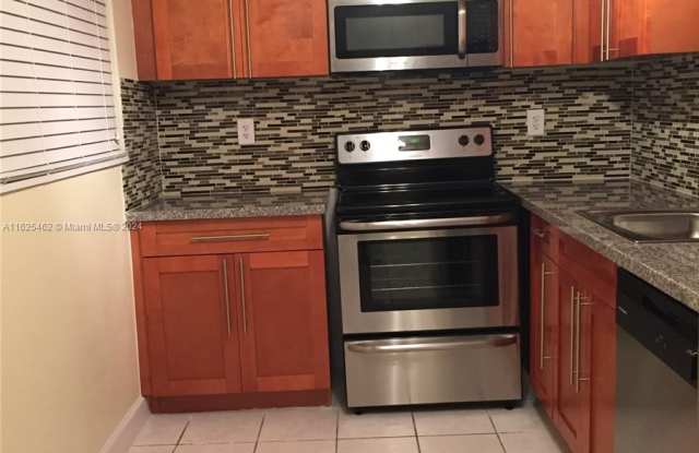 9280 FONTAINEBLEAU BL - 9280 Fontainebleau Boulevard, Fountainebleau, FL 33172