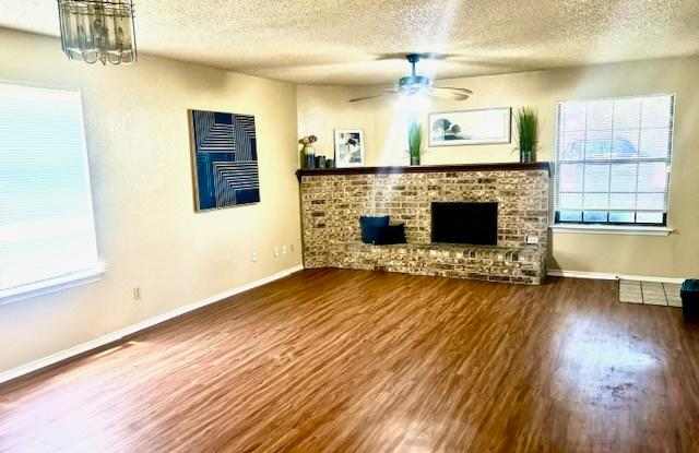 4332 Hulen Circle East Gallery 2