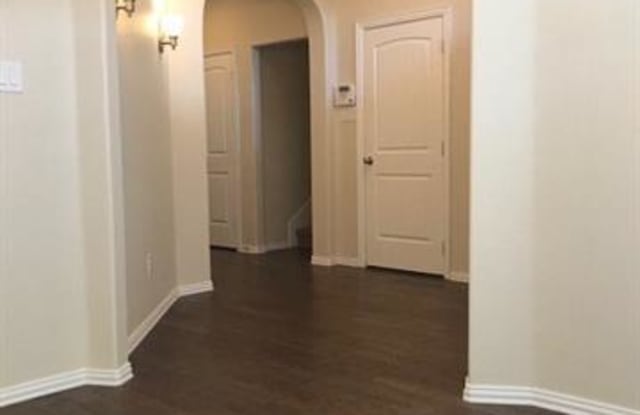 2521 Grey Kingbird Trail Gallery 2
