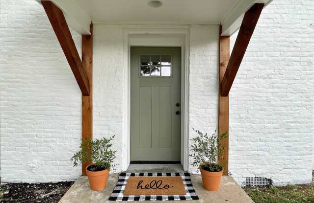 229 Magnolia Pl Gallery 3