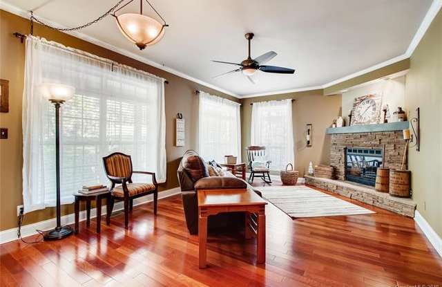 7112 Beargrass Road Gallery 4