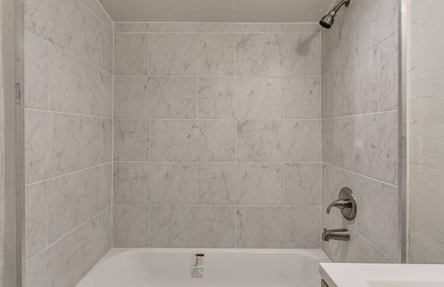 Newly renovated efficancy with fenced yard. photos photos Newly renovated efficancy with fenced yard. photos photos