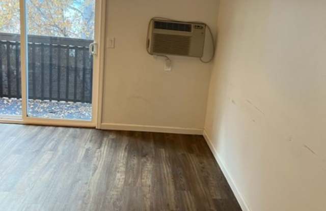 2 Bed/ 1 Bath Upstairs unit on Santa Ysabel Gallery 3