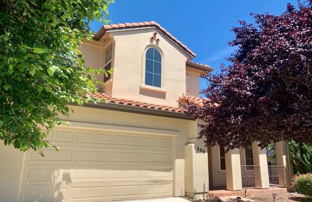 Prestigious 4 Bedroom, 3 Bathroom Home **DO NOT DISTURB TENANTS** Gallery 4