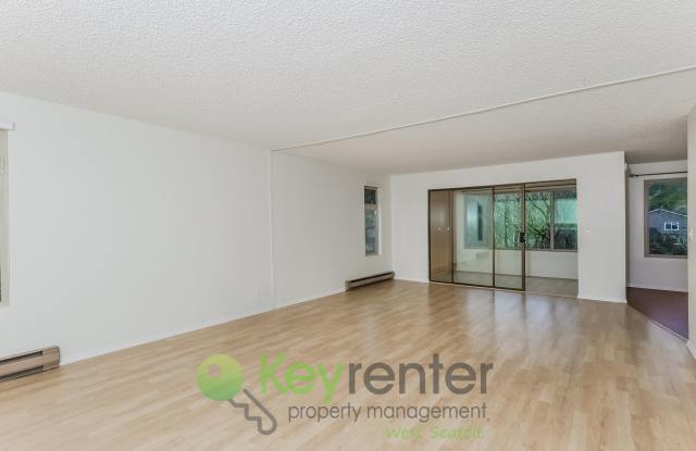 Stylish 2-Bed Condo with Pool  Clubhouse Access - 2210 Northeast 92nd Street, Seattle, WA 98115