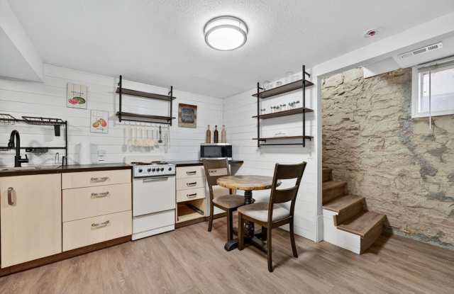 Charming 2BR Apartment in Greeley photos photos