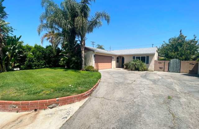 LARGE West Hills move in ready home! 3bd/2ba with large living areas and a 2 car garage - 22663 Burton Street, Los Angeles, CA 91304