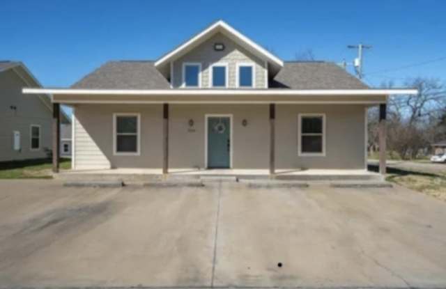 703 Maple Street photos photos