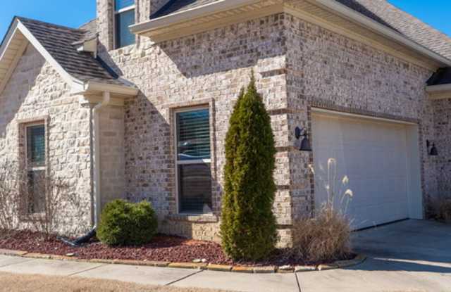 Beautiful all Brick home in Benton - 3707 Sterling Oaks Drive, Benton, AR 72019