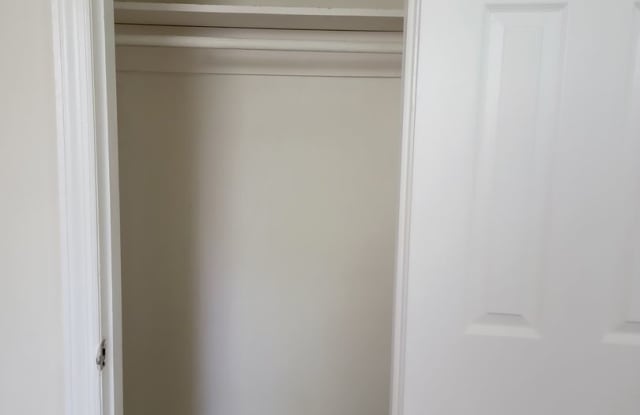 2 BR 1 Full Bath Duplex Virginia Place photos photos