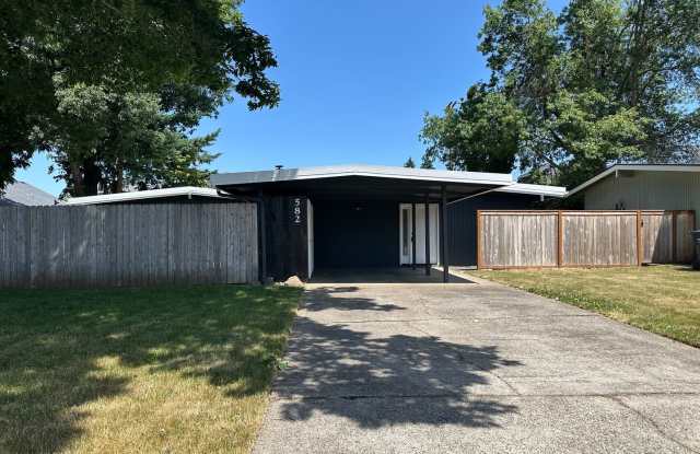 Beautifully updated 2 bedroom 1 bath duplex in a great neighborhood! photos photos