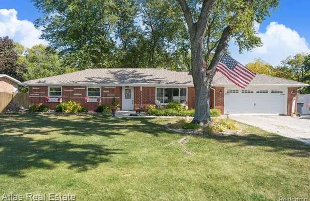 4111 S State Road - 4111 South State Road, Genesee County, MI 48423