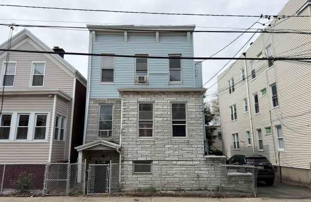 225 LEMBECK AVE Gallery 1