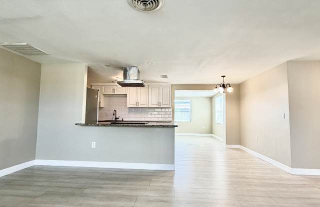 5014 Mecaslin Drive Gallery 2