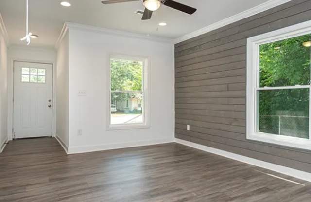 Cozy 3/2 Home for Rent Gallery 3