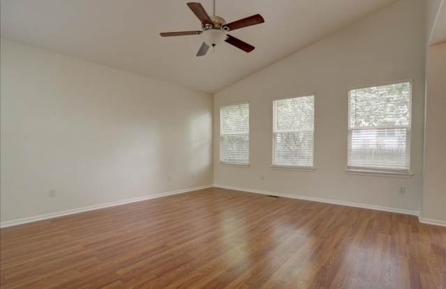 4 Bedroom in Southcreek Gallery 3
