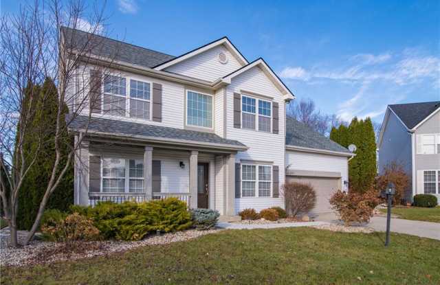 11825 Queenwood Court Gallery 2