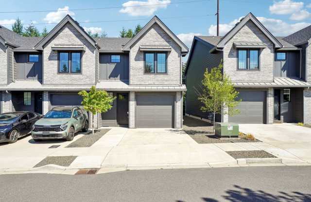 End Unit Luxury Townhome for Lease at the Courtyards at Hidden Crest - 13203 NE 71st Pl photos photos