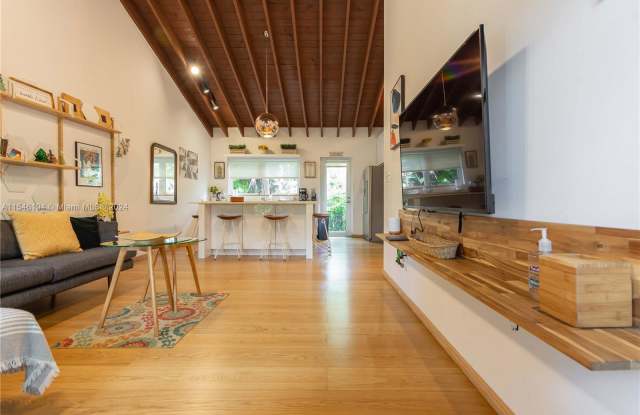 521 Northeast 68th Street Gallery 4