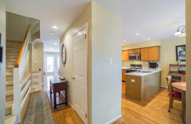 427 Oakmont Court Gallery 3