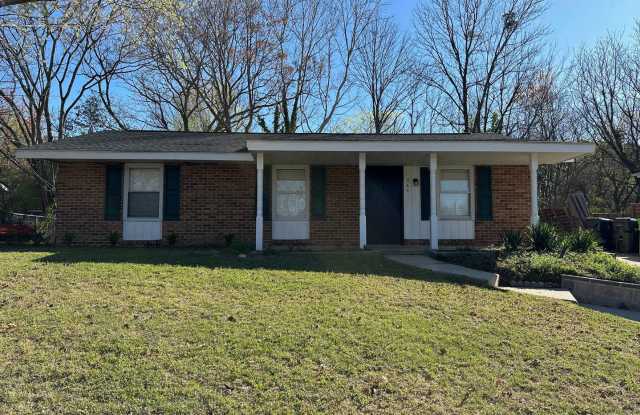 Renovated 3 Bed | 1 Bath House in Raleigh inside the Beltline - 741 Lunar Drive, Raleigh, NC 27610