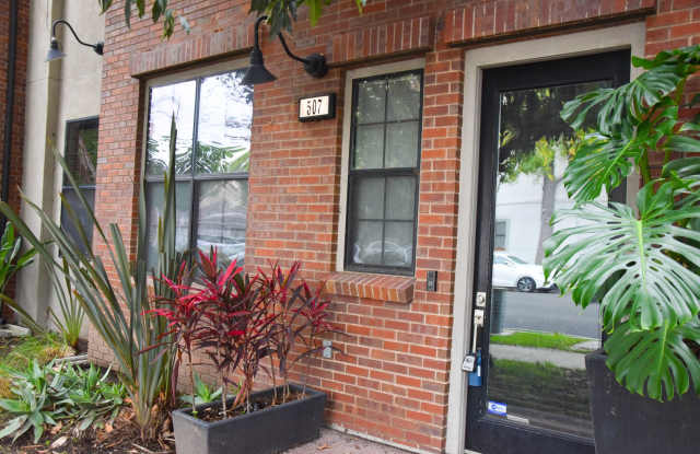 507 West Maple photos photos