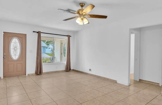 132 SE 2ND Court Gallery 4