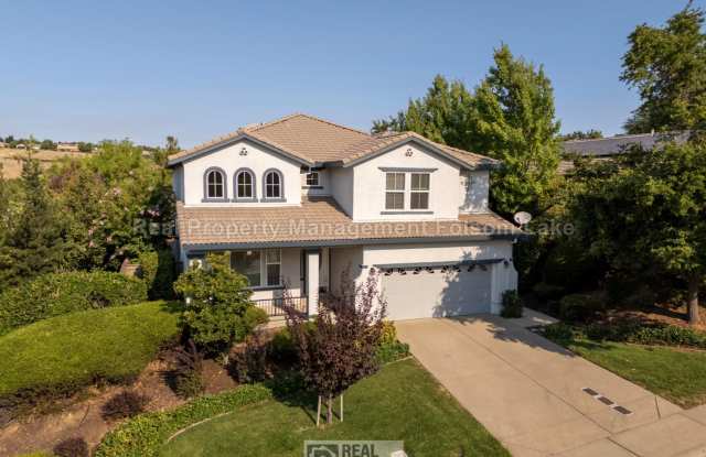 Gated Serrano Home with Private Pool & Flexible 5-Bedroom Layout photos photos