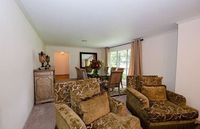 8002 Anadell Gallery 2