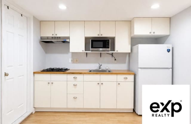 528 Bennington St. photos photos