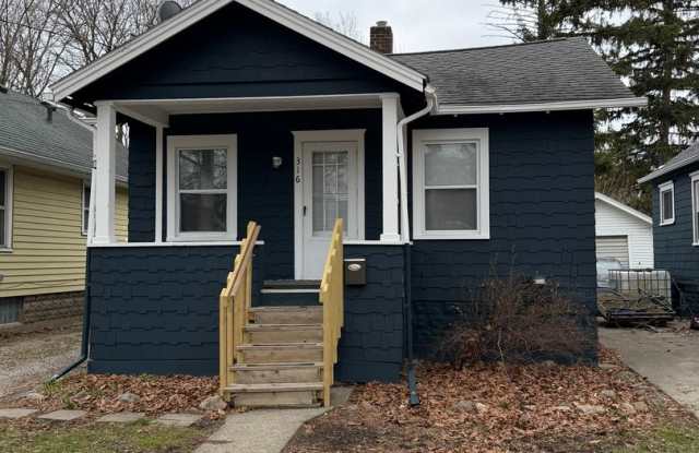 2 Bed / 1 Bath House for Rent — Lansing, MI photos photos