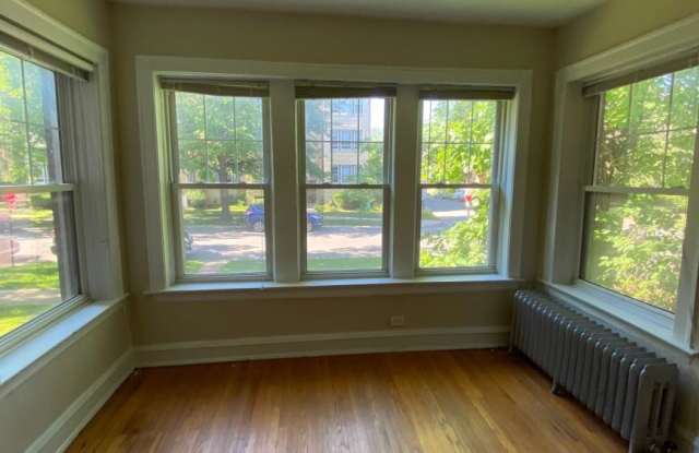 800 Seward Gallery 2