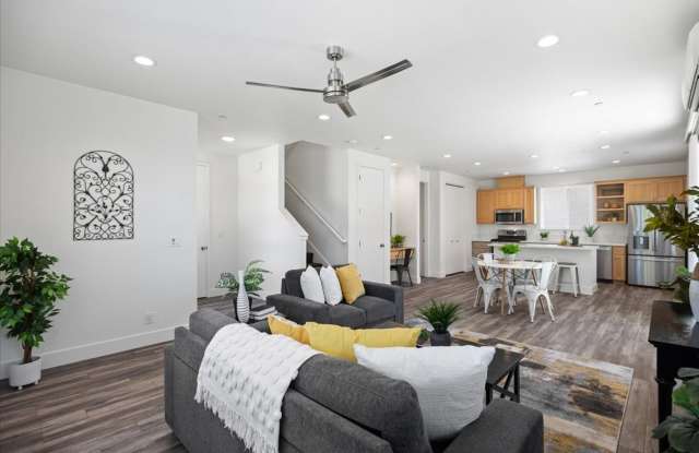$1000.00 Off First Months Rent! Stunning 3 Bed / 2.5 Bath 2 Story Home Available in Meriam Park! Gallery 4