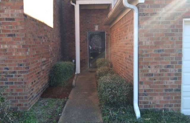 5151 Walton Lake Street Gallery 2