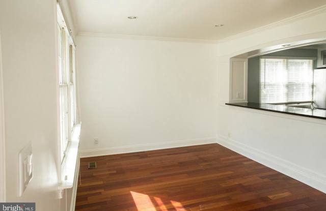 4012 ELMWOOD DRIVE Gallery 4