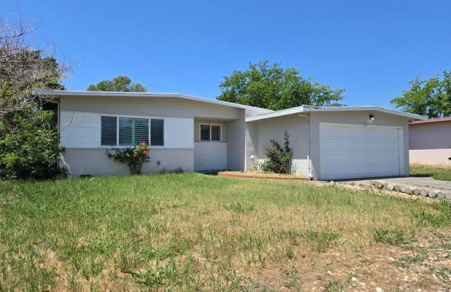 Beautifully Updated 3 Bed, 2 Bath House photos photos